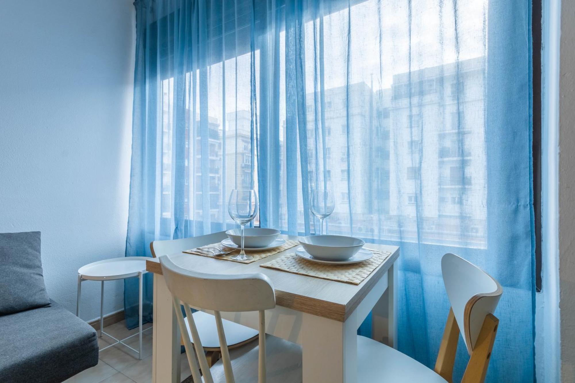 Nice And Cozy- 1Bd 1Bth- Triana 세비야 외부 사진